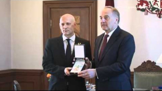 Valsts prezidents pasniedz Triju Zvaigžņu ordeni Alvim Hermanim