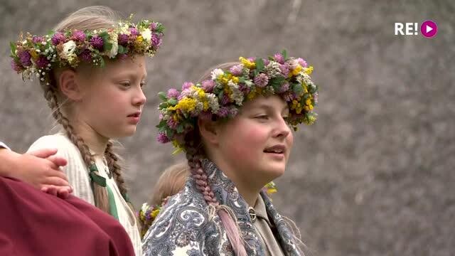 "Tā tik ir vasara!"  Latviešu skatuviskās tautas dejas kolektīvu koncerts. Latvijas skolu jaunatnes dziesmu un deju norises