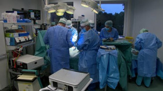 Kāpēc sirds operāciju laikā atbildību par mākslīgo asinsriti uzņemas cilvēki bez profesijas?