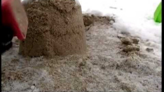 Daugavas padziļināšanā iegūtās smiltis pārdotas par 95 tūkstošiem latu