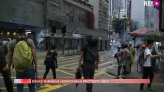 Ķīnas svinības Honkongas protestu ēnā