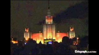 Maskavā ar vērienīgu gaismas šovu atzīmē pilsētas svētkus