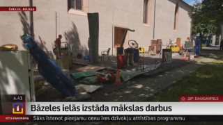 Bāzeles ielās izstāda mākslas darbus