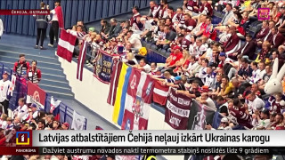 Latvijas atbalstītājiem Čehijā neļauj izkārt Ukrainas karogu
