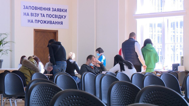 Vai Ukrainas kara bēgļi Latvijā saņem pārāk dāsnus pabalstus?