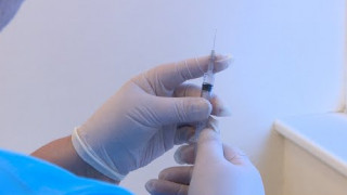 Valdība aicina sabiedrību vakcinēties pret gripu, bet - kur tad vakcīnas?