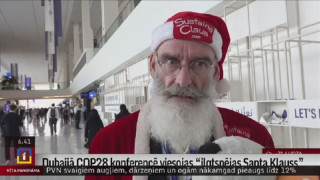 Dubaijā COP28 konferencē viesojas "ilgtspējas Santa Klauss"