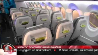 «airBaltic» demonstrē jauno lidmašīnu