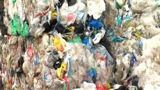 Kā, šķirojot atkritumus, tikt galā ar mikroplastmasas kalniem?