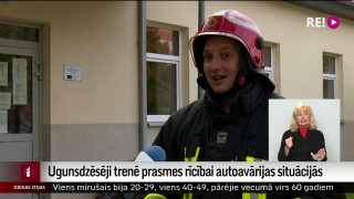 Ugunsdzēsēji trenē prasmes rīcībai autoavārijas situācijās