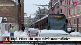 Rīgā, Miera ielā, liegts stāvēt automašīnām