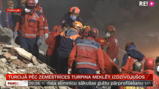 Turcijā pēc zemestrīces turpina meklēt izdzīvojušos