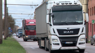 Vai Rīgā - Pērnavas ielā, kopš Austrumu maģistrāles atklāšanas pieaugusi kravas automašīnu plūsma?