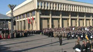 Lietuvā atzīmē neatkarības atjaunošanas 20. gadadienu
