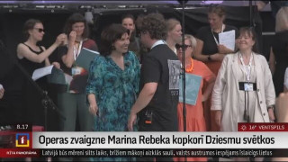 Operas zvaigzne Marina Rebeka dzied kopā ar Dziesmu svētku kopkori