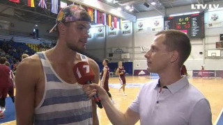 EČ basketbolā U-18 junioriem. Latvija - Itālija. Intervija ar Ojāru Siliņu