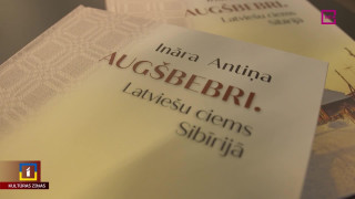 Grāmatā ietērpts stāsts par latviešu ciemu Sibīrijā