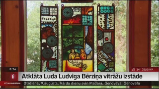 Atklāta Luda Ludviga Bērziņa vitrāžu izstāde