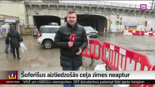 Rīgā autovadītājus aizlieguma ceļa zīmes neaptur
