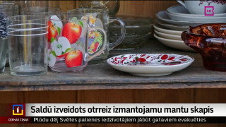 Saldū izveidots otrreiz izmantojamu mantu skapis