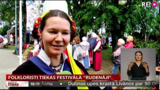 Folkloristi tiekas festivālā "Rudenāji"