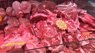 Vai Centrāltirgus Gaļas paviljonā tirgotāji piedāvā svaigu gaļu?