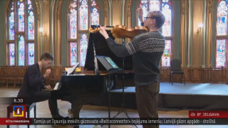 Altists Dāvis Sliecāns un pianists Aleksandrs Kalējs apvienojas duetā "deGlosa"