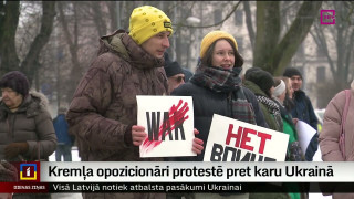 Kremļa opozicionāri protestē pret karu Ukrainā