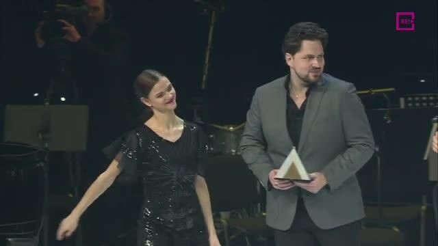 Composer Jēkabs Jančevskis with the "Spēlmaņu nakts" award