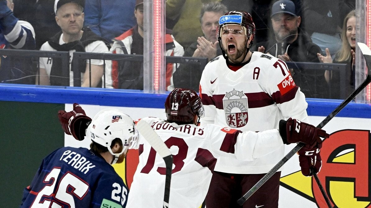 Latvijas izlase iegūst 3.vietu Pasaules hokeja čempionātā. Apbalvošana