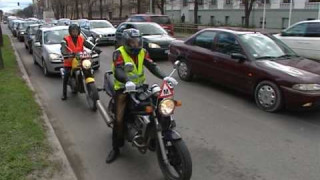 Bez komentāriem: Jelgavā autovadītāji protestē pret  bedrainām ielām