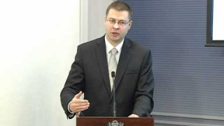 Dombrovskis par būtiskāko uzskata budžeta pieņemšanu