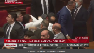 Armēnijā sakaujas parlamenta deputāti