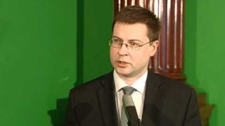 Dombrovskis: Valdībai jāstrādā pie ekonomiskās situācijas uzlabošanas