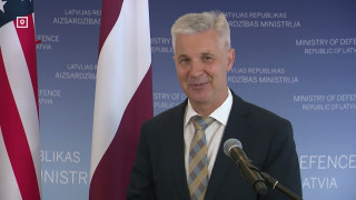Латвию посетил министр обороны США