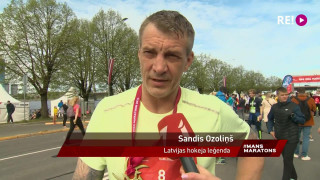 Saruna ar Sandi Ozoliņu pēc finiša Rīgas maratonā