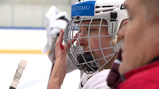 Latvijas hokeja sieviešu izlasei pirmais treniņš pieredzējušā somu trenera vadībā
