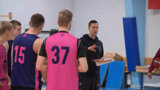 "VEF Rīga" un "Rīgas Zeļļi" basketbolisti aizvada treniņus pirms gaidāmās savstarpējās spēles