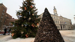 Vai tiešām Rīga savu leģendu par pirmo Ziemassvētku egli atdos citiem?