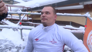 Latvijas sportists A. Klots Siguldā uzvar PK posmā parabobslejā. Arturs Klots