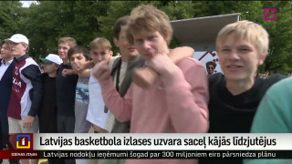 Latvijas basketbola izlases uzvara saceļ kājās līdzjutējus