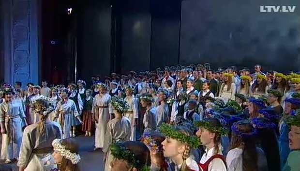 XI Latvijas skolu jaunatnes dziesmu un deju svētki. "Lai balstiņas tālu skan"