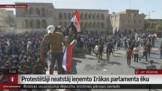 Protestētāji neatstāj ieņemto Irākas parlamenta ēku