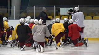 Latvijas U-18 hokeja izlase gatavojas turnīra spēlēm Ziemļamerikā