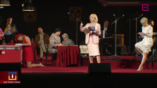 "Nemaz nesmejies!" - Teātra dienas koncerta joki un parodijas