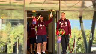 Latvijas 3x3 basketbola izlase ar Eiropas kausa bronzas medaļām atgriežas mājās