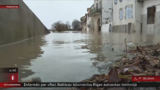Francijas dienvidrietumos plaši plūdi