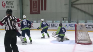 Latvijas hokeja līgas finālsērijā «Zemgale/LLU» pagarinājumā izrauj uzvaru pār «Mogo/LSPA»
