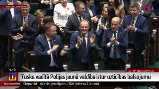 Tuska vadītā Polijas jaunā valdība iztur uzticības balsojumu