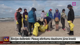 Akcijas dalībnieki: Pieaug atkritumu daudzums jūras krastā